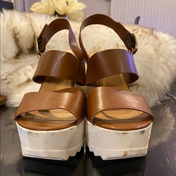 Beautiful “ Call it Spring “ Caramel Sandal - Picture 6 of 16